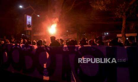 Area Stadion GBLA Dipasang Garis Polisi Usai Insiden Dua Suporter Meninggal