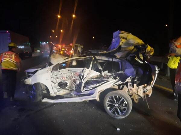 Sopir di Bawah Umur Alami Kecelakaan Tunggal di Tol Tangerang Merak