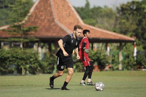 Lawan Dewa United, PSS Sleman Pastikan Mainkan Ze Valente