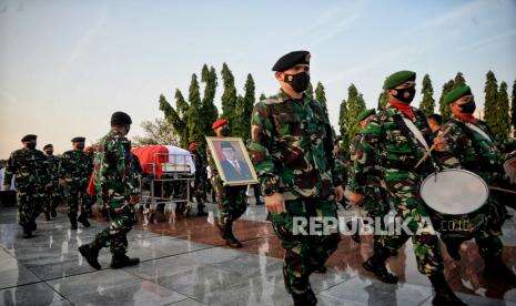 In Picture: Proses Pemakaman Menteri PAN RB Tjahjo Kumolo di TMP Kalibata