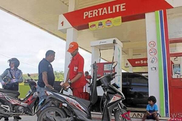 Pakai Aplikasi Ribet, Warga Kota Bandung Beli Pertalite di Cimahi