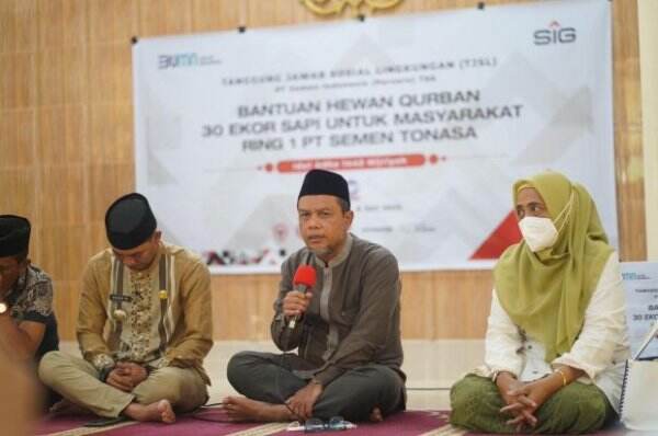 Sambut Idul Adha, PT Semen Tonasa Salurkan Bantuan Hewan Kurban