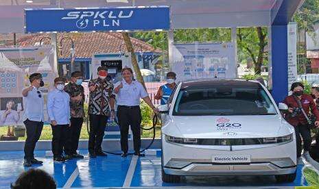 Pemerintah Siapkan Inpres Percepat Penggunaan Mobil Listrik