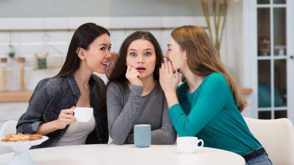 Dicap Ratu Gosip, 3 Zodiak Wanita Sukanya Menyebarkan Desas-desus Jahat Tentang Temannya Sendiri karena Dendam, Ngeri..
