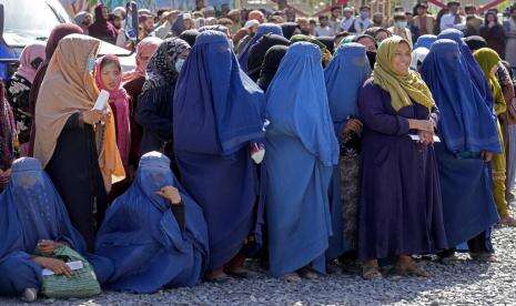 Wanita Afghanistan Diminta Kirimkan Kerabat Pria untuk Menggantika di Tempat Kerja