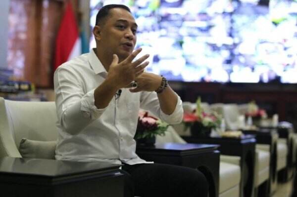 Wali Kota Surabaya Minta Satpol PP Perkuat Pengawasan Perda KTR