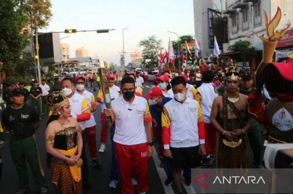 Ribuan Masyarakat Solo Sambut Meriah Torch Relay APG 2022