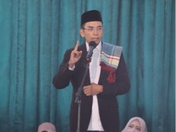 Fenomena SCBD Tiduran di Trotoar hingga Lelaki Cari Suami, TGB: Innalillahi