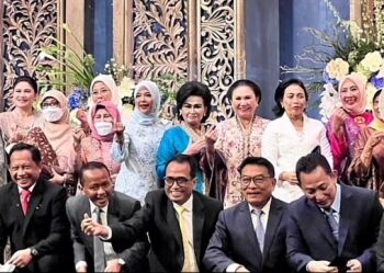 Ketika Sejumlah Jenderal Jongkok di Atas Pelaminan