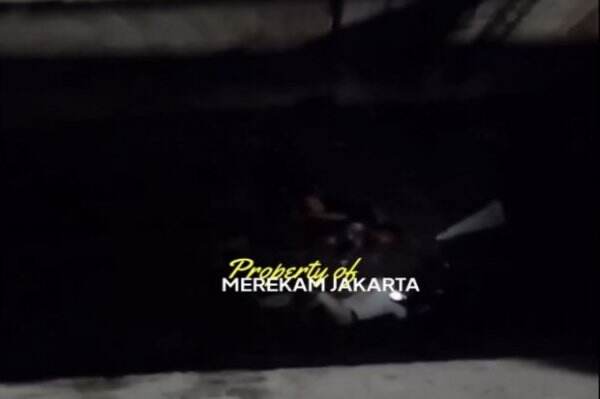 Tabrak Pembatas Jalan, Pengendara Sepeda Motor Jatuh dari Flyover Kemayoran
