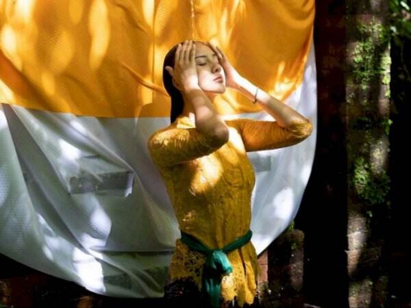 Anya Geraldine Dikira Pindah Agama Khidmat Ikut Tradisi Melukat di Bali Bareng Pacar