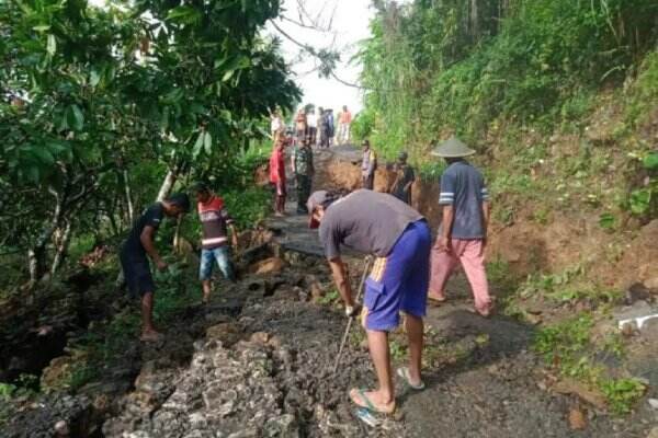 Longsor Trenggalek Terjadi di 5 Titik, Ya Ampun!