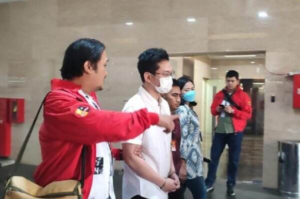 Indra Kenz Jalani Sidang Perdana Hari Ini di PN Tangerang terkait Kasus Investasi Bodong Aplikasi Binomo