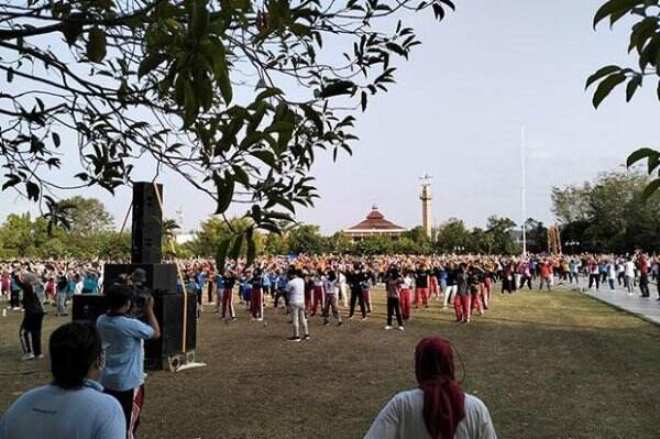 Ribuan Warga Gunungkidul Ikuti Senam dan Jalan Sehat Bersama Bupati