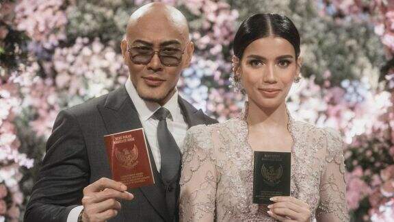 Wanita Ini Sekonyong-konyong Tagih Janji Dinikahi Deddy Corbuzier, Tak Segan Suruh Ceraikan Sabrina: Istri Kedua Juga Bisa Kan?
