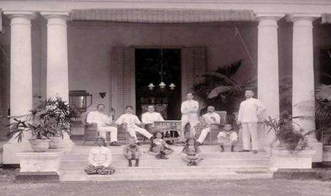 Duren, Iran Barat, Istana Negara 28 September 1965, Hingga Mantan-nantang Agar di Embargo ke Ameirk