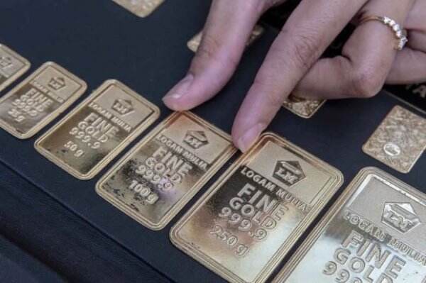 Masih Letoi, Harga Emas Hari Ini Turun Rp3.000 Dibanderol Rp968.000 per Gram