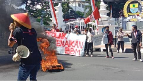 Gara-gara Harga BBM Naik, Inflasi Diproyeksi Tembus 7,5 Persen