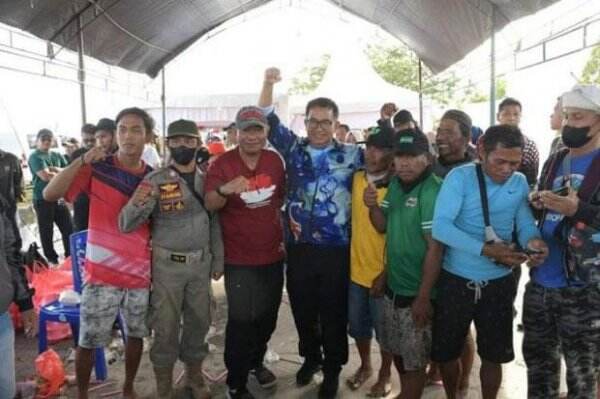Pemberangkatan 34 Sandeq ke IKN Ditunda Gegara Ada Perahu yang Rusak