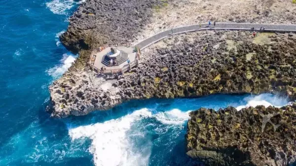 Menikmati Destinasi Water Blow, Pantai Unik dengan Terjangan Ombak Terbaik di Bali