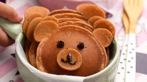 Trik Bikin Pancake Kekinian yang Pasti Si Kecil Suka, Cukup Pakai Milo Moms!