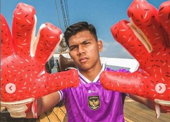 Kualifikasi Piala Asia U-20 2023: Awal Babak Kedua, Cahya Supriadi Alami Cedera hingga Dibawa Ambulans