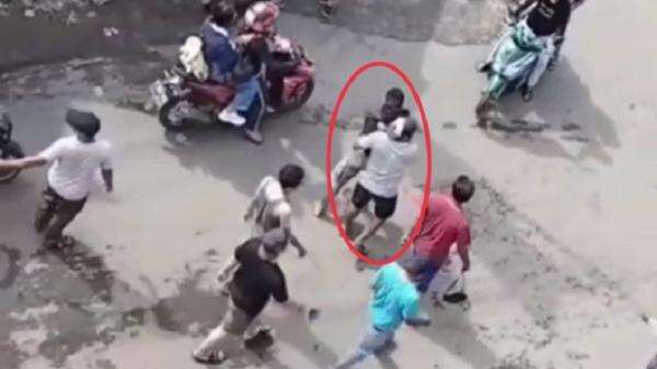 Salah Pilih Jalan saat Kabur, Maling HP di Citeureup Bogor Babak Belur Diamuk Massa