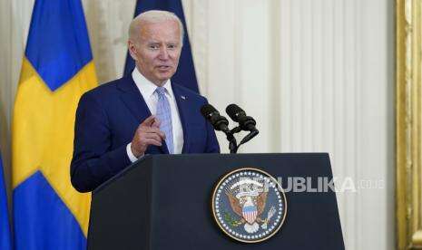 Biden Desak Putin tidak Gunakan Senjata Nuklir atau Kimia