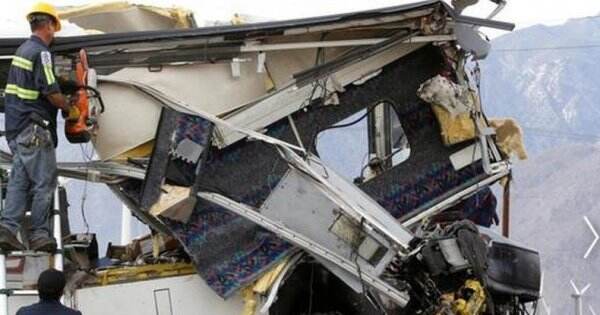 Bus Terguling di Jalan Tol, 27 Orang Tewas