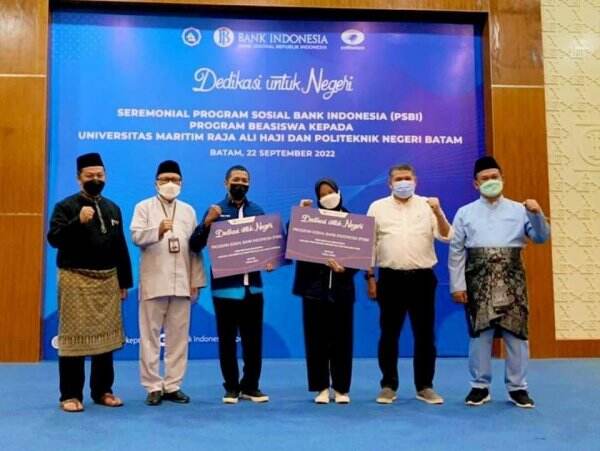 BI Kepri Berikan Beasiswa kepada 100 Mahasiswa di Kepri