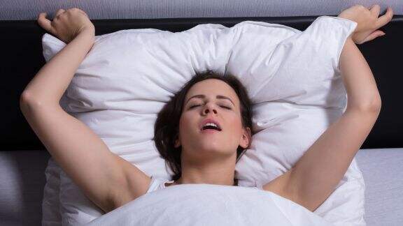 4 Tips Mudah Buat Wanita Orgasme saat Seks, Wajib Coba Malam Ini!