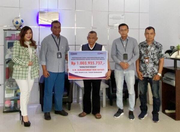 BRI Life Serahkan Pembayaran Klaim Nasabah Tutup Usia Rp 1 Miliar