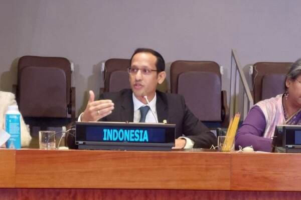 DPR Skak Mat Mendikbud Ristek Nadiem Makarim Soal Gaji Guru
