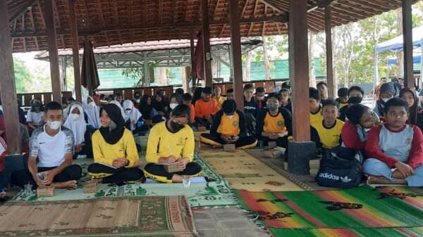 Outing Class di Kawasan Geopark Gunung Sewu