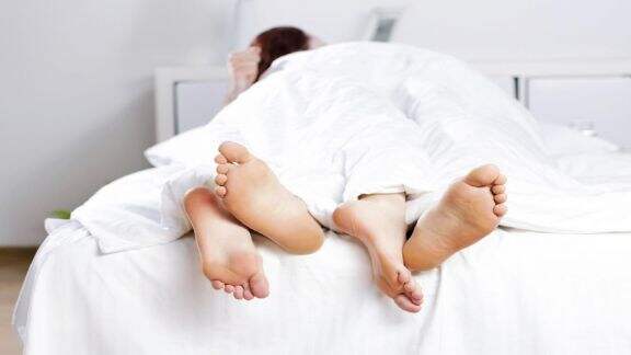 Tips Pijat-Memijat Tubuh Pasangan, Bikin Gairah Seks Meningkat, Cobain!
