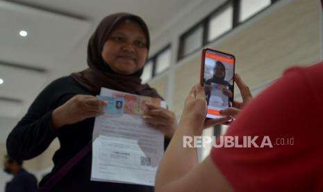 Bupati Kediri Larang Perangkat Desa Beri Bansos ke Keluarganya