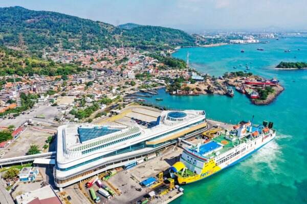 Tarif Penyeberangan Pelabuhan Merak Resmi Naik Hari Ini, Berikut Besarannya