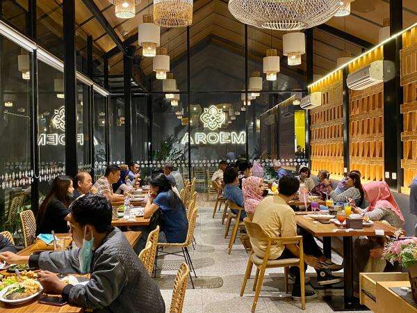 Aroem Resto Semarang Recomended Banget Buat Makan Bareng Keluarga di