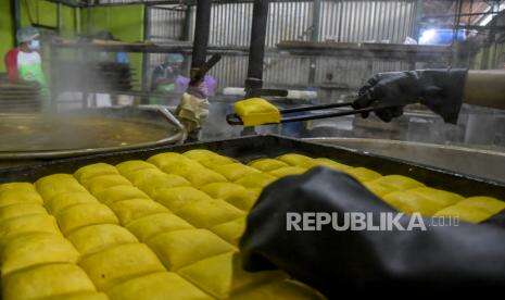Harga Kedelai Tak Kunjung Turun, Pengrajin Tahu-Tempe Jabar Naikkan Harga