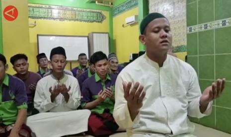 Warga Binaan di Medan Lakukan Sholat Gaib untuk Korban Tragedi Kanjuruhan