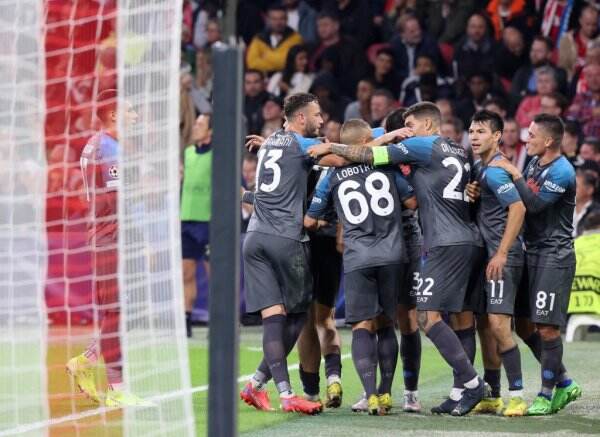 Dibantai Napoli 1-6, Ajax Catat Sejarah Kekalahan Terbesarnya di UCL