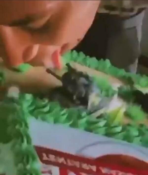 Olok-olok, Jilat Kue HUT TNI, 2 Anggota Polantas Papua Barat Ditahan