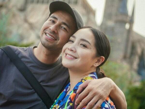 Gemasnya Nagita Slavina Manja Peluk Raffi Ahmad Cobain Lift di Rumah Baru: Harmonis Terus
