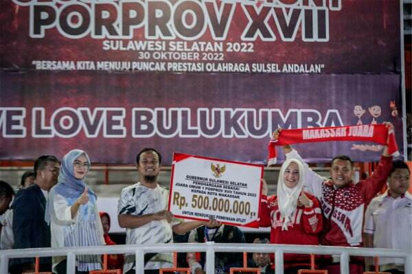 Gubernur Sulsel Baik Hati Banget, Lebih dari Rp1 Miliar Lho!