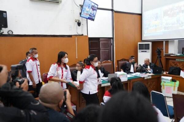 Ibu Yosua ke Ferdy Sambo: Bertaubatlah Bapak!