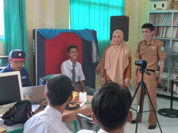 Disdukcapil Anambas Jemput Bola Perekaman KTP-el di Sekolah-sekolah