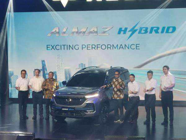 Wuling Rilis Mobil Hybrid Pertamanya, Harga Rp 470 Juta - News+ on RCTI+