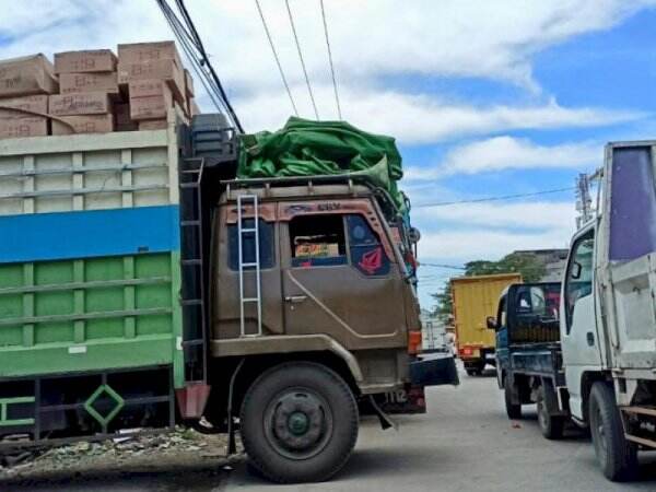 Diapit Polsek dan Kantor Kecamatan, Gudang Dalam Kota di Makassar Beroperasi Tanpa Gangguan