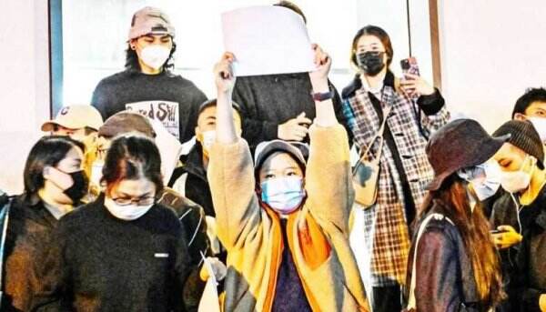 Demo di Shanghai Berujung Bentrok, Pengunjuk Rasa Berteriak: Turunkan Xi Jinping!