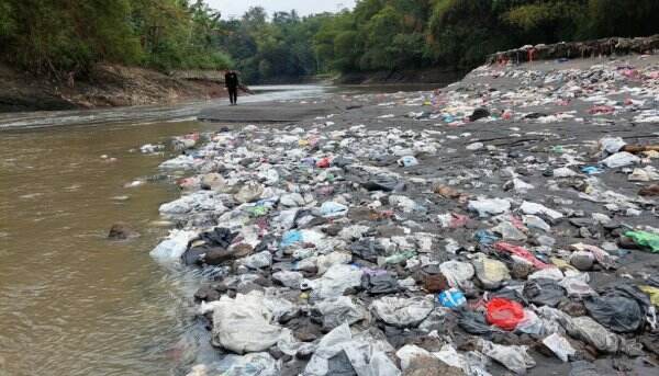 Sampah Dan Limbah Domestik Penyumbang Terbesar Pencemaran Sungai Di ...